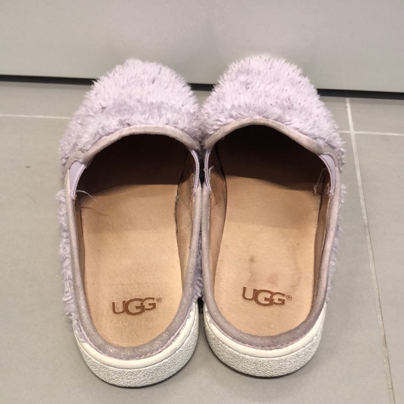 UGGs purple fuzzy slippers - Picture 2 of 7